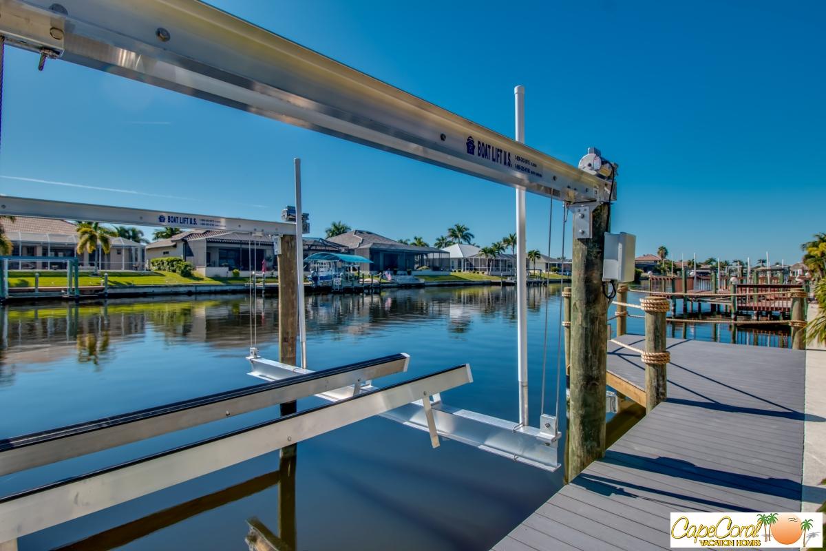 67-Dock  Boat Lift